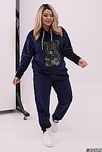 Спортивний жіночий костюм з велюру штани з карманами та кофта з капюшоном великих розмірів, фото 2