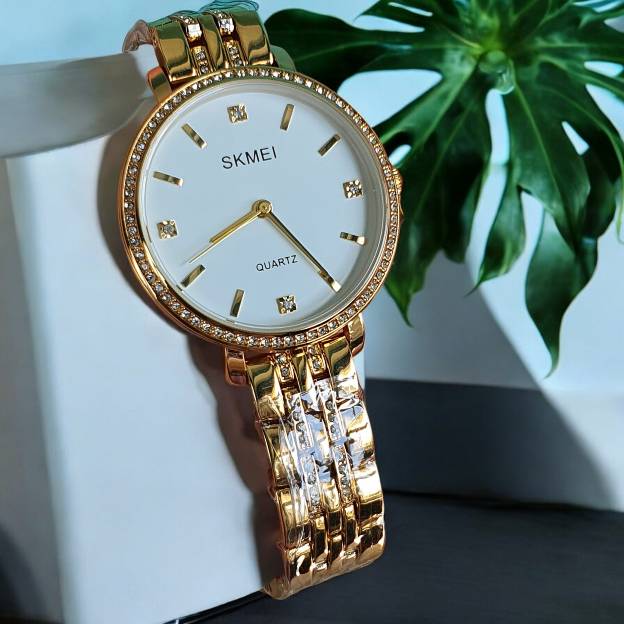 Жіночий класичний наручний годинник Skmei 2006GDWT Gold-White з металевим браслетом