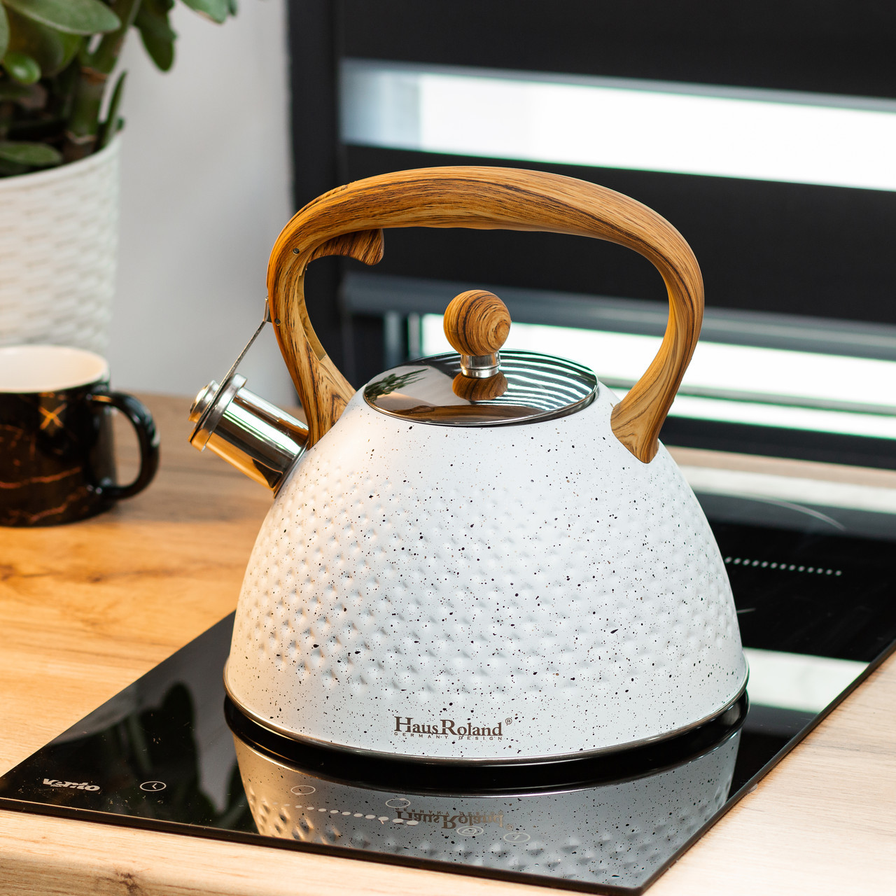 Чайник зі свистком 3 літри для плити з дерев'яною ручкою білий, фото 1