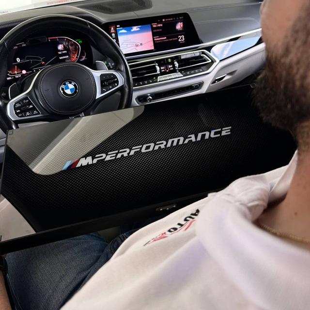 Нарди зі скла, лого BMW M Performance