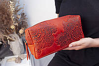 Большая кожаная косметичка женская Красная с тиснением Цветочный Сад