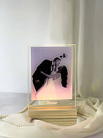 Постер з вашим фото та теплою білою підсвіткою на дерев'яній підставці