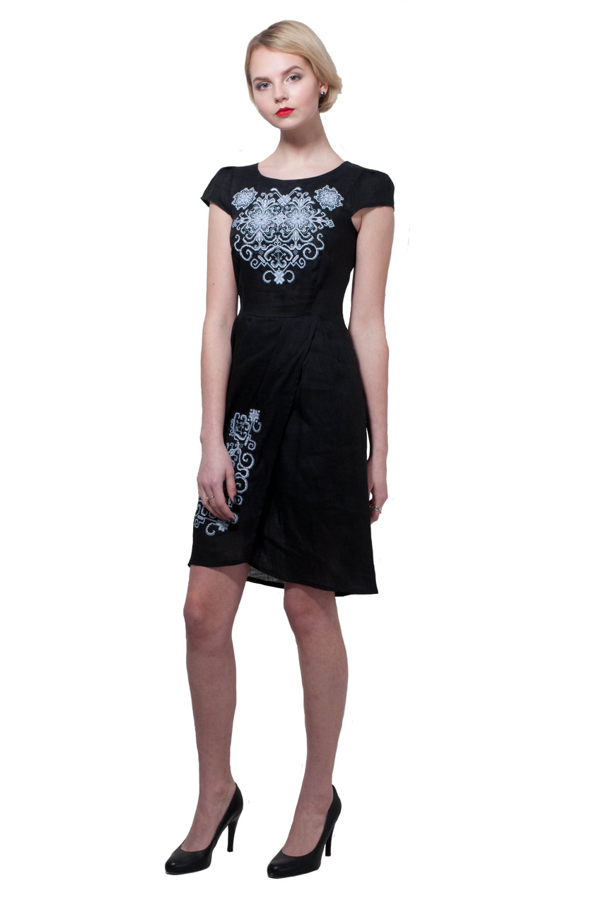 Вышитое платье Роксолана черное с серым