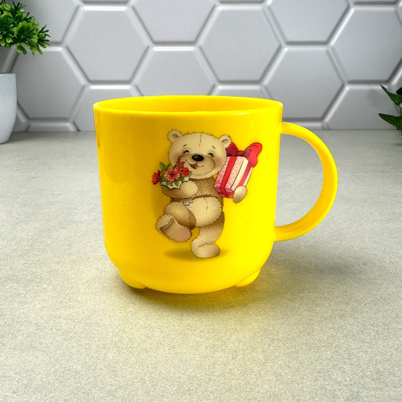 Дитяча пластикова чашка 370 мл Жовта з малюнком