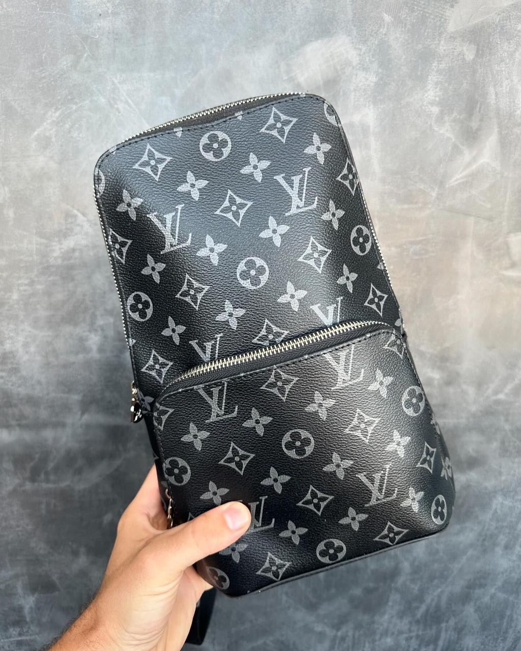 Сумка-слінг чоловіча Louis Vuitton чорна матова