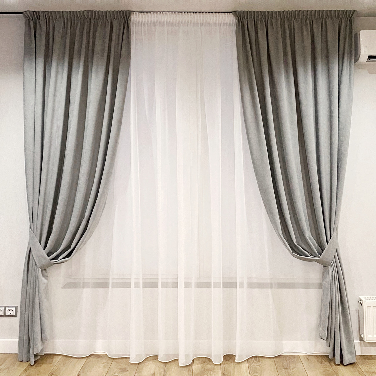Комплект штори на тасьмі 2 шт з підхватами 300х250 см мікровелюр Сірий, вуаль 500 см Білий, фото 1