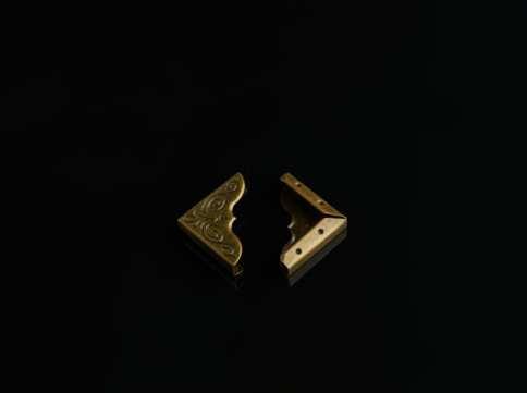 Куточок для папок меню. Колір "стара латунь". 25х25х6мм / Куточок для папок меню. Колір "стара латунь". 25х25х6мм