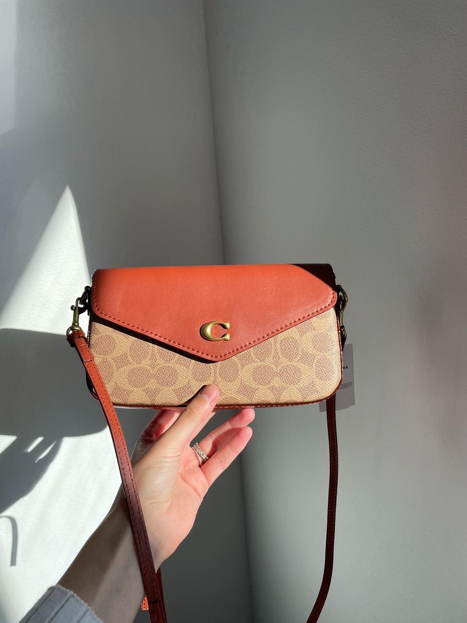 Жіноча сумка Коуч коричнева Coach Brown Women's Wyn Cross Body Bag