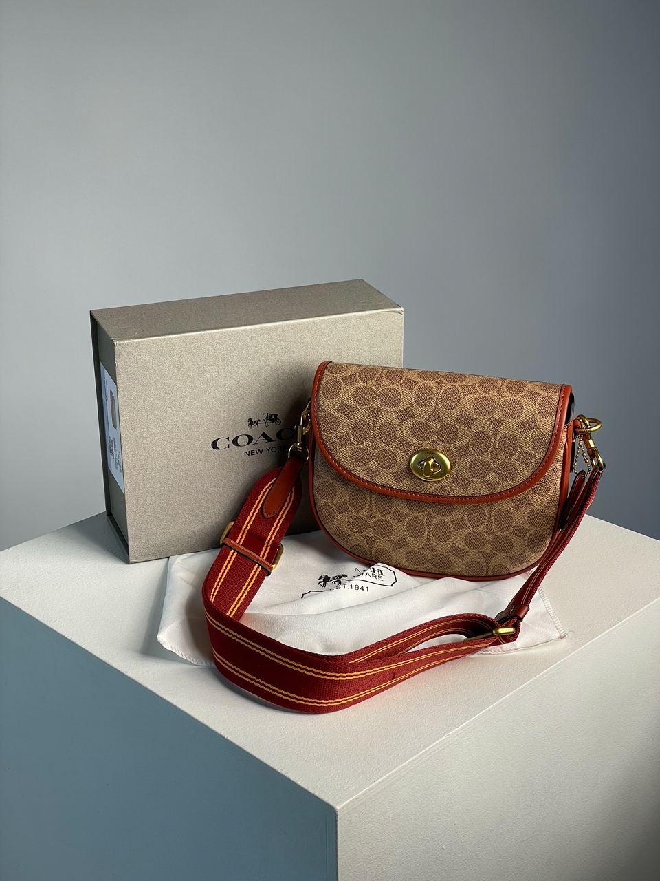 Жіноча сумка Коуч коричнева Coach Brown Willow Medium Signature Canvas Saddle Bag