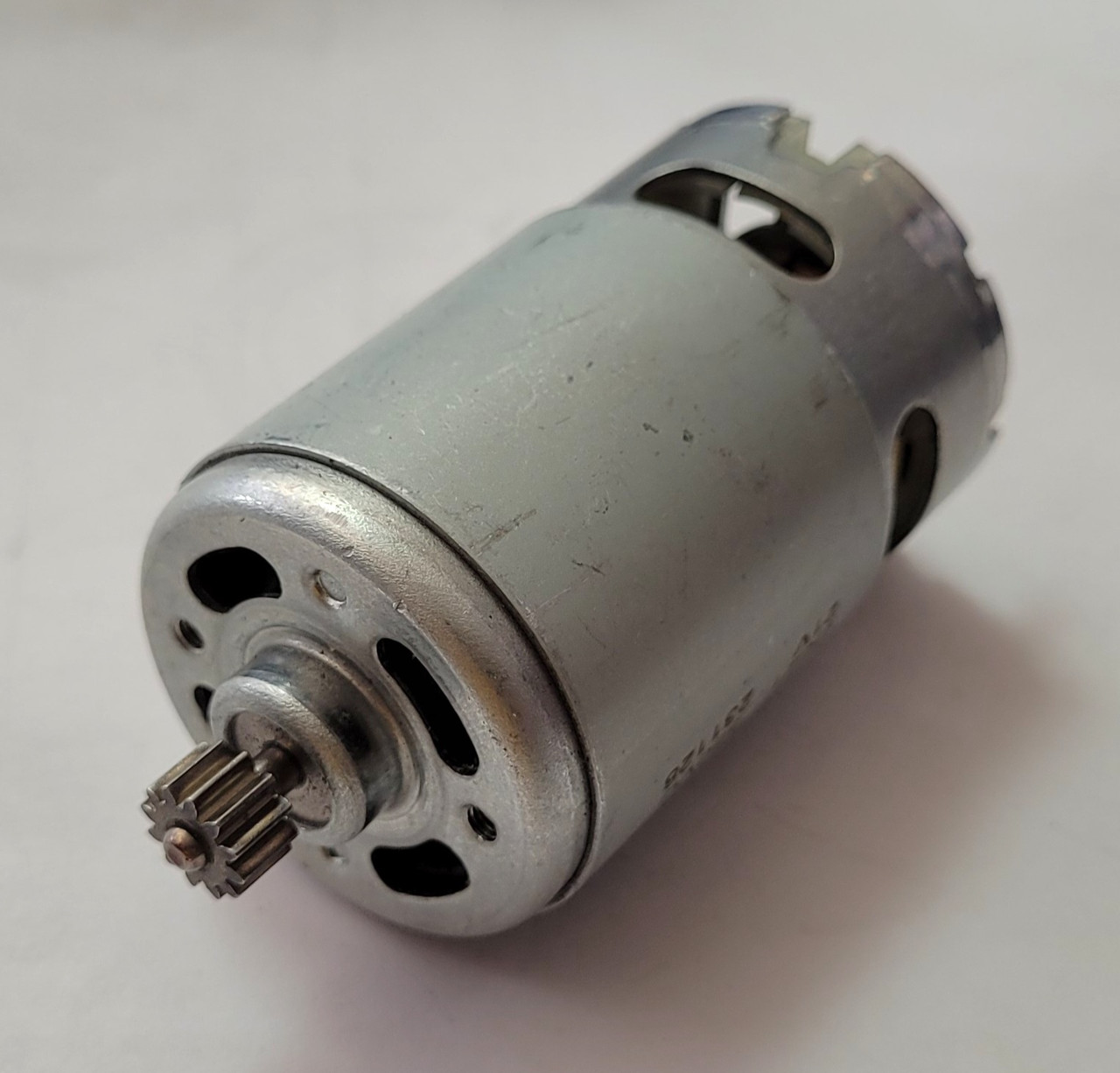 Двигатель для аккумуляторной техники 21V DC21 550VC ( 21 В. шестеренка ...