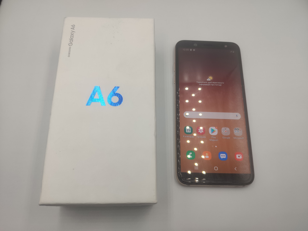 Смартфон Samsung Galaxy A6 (SM-A600FN/DS) 3/64 GB / Золотий / Б/У