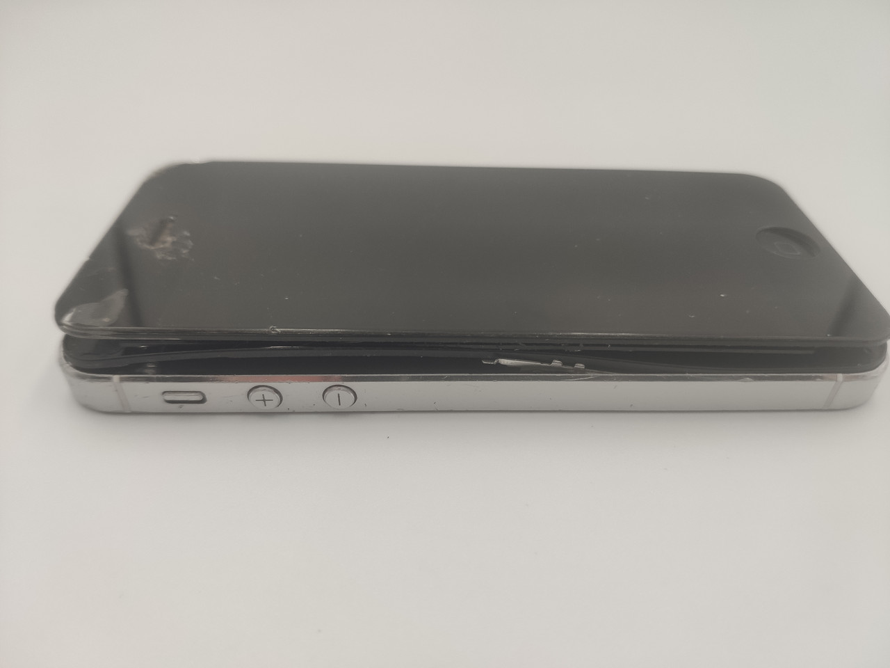 Смартфон Iphone 5 / Несправний / Зламаний / Б/У / Сірий