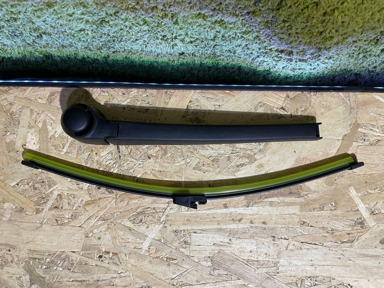 Задній двірник склоочисника Skoda Fabia II KOMBI (Шкада Фабія 2) 07-15 + Щітка.1T0955707A; 1T0955707C, фото 1