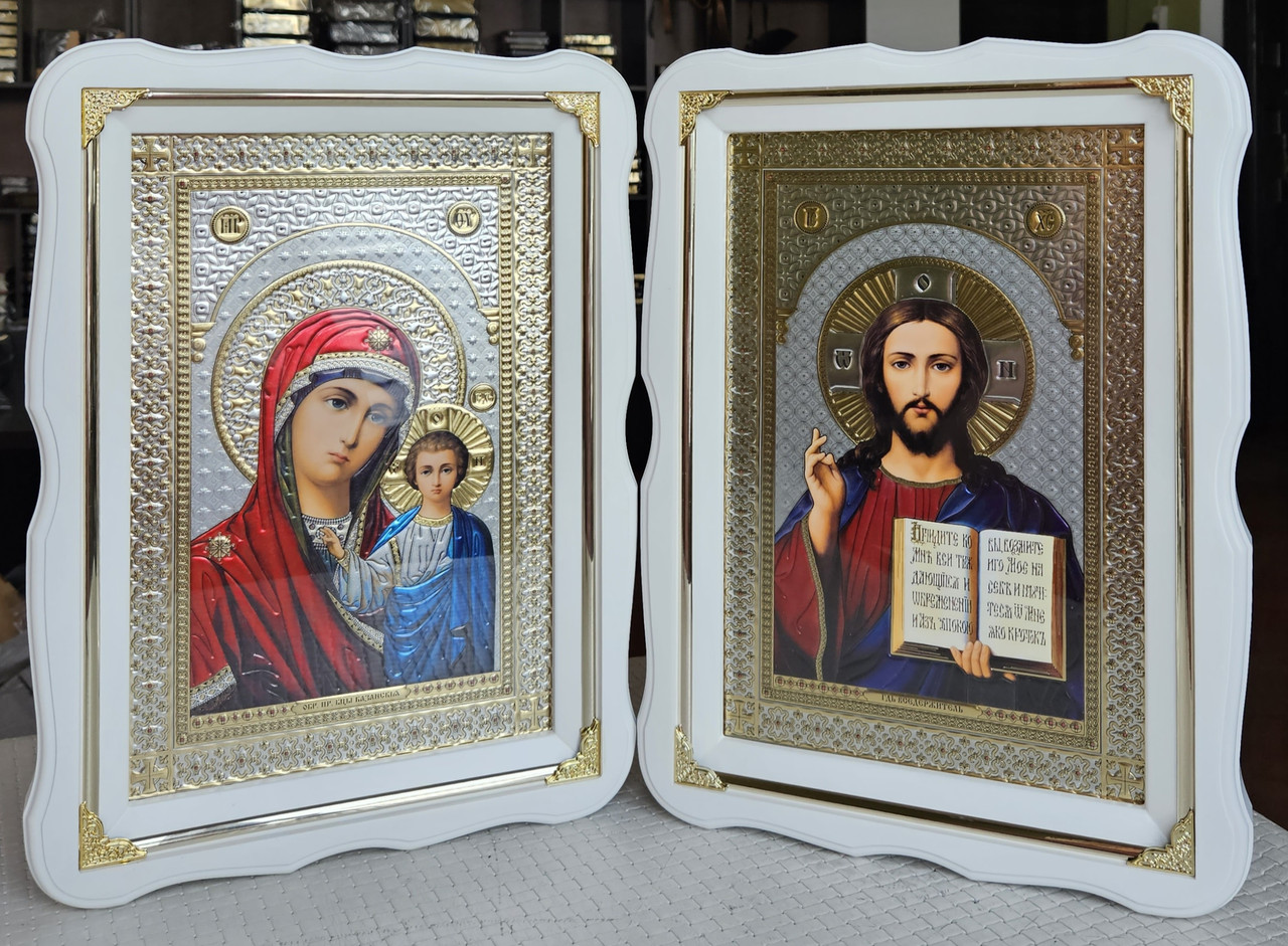 Ікони вінчальні Спаситель П.Б.Казанська(кольорова) в білому деревянному фігурному кіоті під склом,розмір 27*37