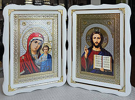 Ікони вінчальні Спаситель П.Б.Казанська(кольорова) в білому деревянному фігурному кіоті під склом,розмір 27*37