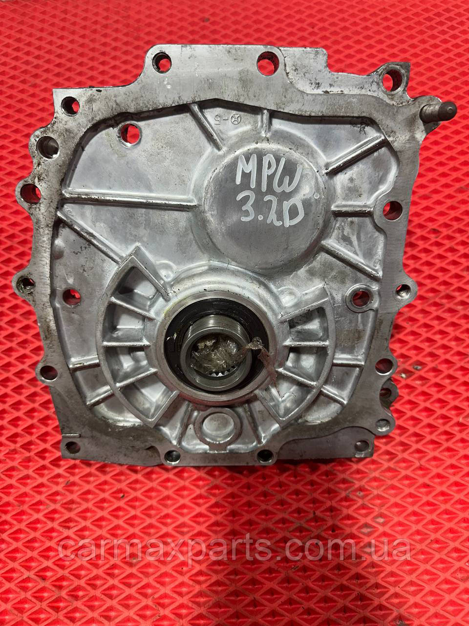 ПЕРЕДНЯ КРИШКА роздавки роздавчаної коробки Mitsubishi Pajero Wagon III/IV 00-10 MR446325