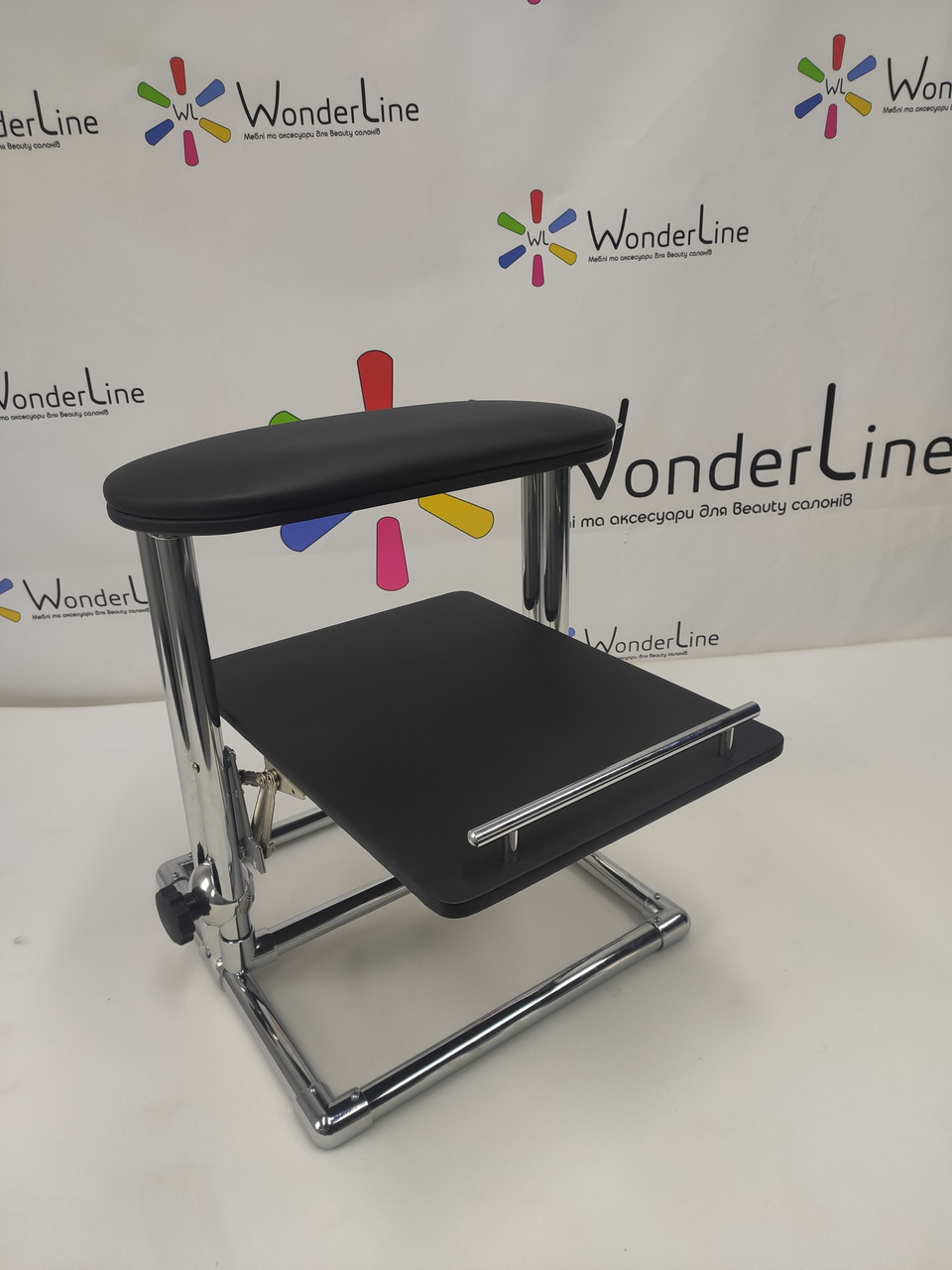 Педикюрна підставка-підніжка WonderLine для педикюру з регулюванням та полицею для витяжки Tertio-5 чорна, фото 1