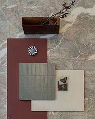 Прожилки керамограніту FIOR DI PESCO CARNICO поєднуються з невеликим форматом та матовою поверхнею CROGIOLO CONFETTO, плиткою з ефектом бетону CEMENTUM ASH та бордовою плиткою з ефектом смоли VINACCIA.