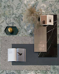 Керамограніт з ефектом шпалер WHITE DECO у поєднанні з CEMENTUM, MYSTONE CEPPO DI GRÉ, ALLMARBLE CALACATTA BLACK та, нарешті, невеликим форматом CROGIOLO CONFETTO.