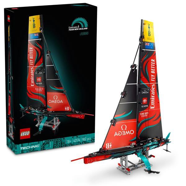 Конструктор LEGO Technic Яхта Emirates Team New Zealand AC75 (962 деталі)