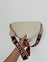 Жіноча сумка Michael Kors Beige еко шкіра сумка Майкл Корс бежева Крос Боді на 1 відділення з золотистим ланцюжком MK, фото 6