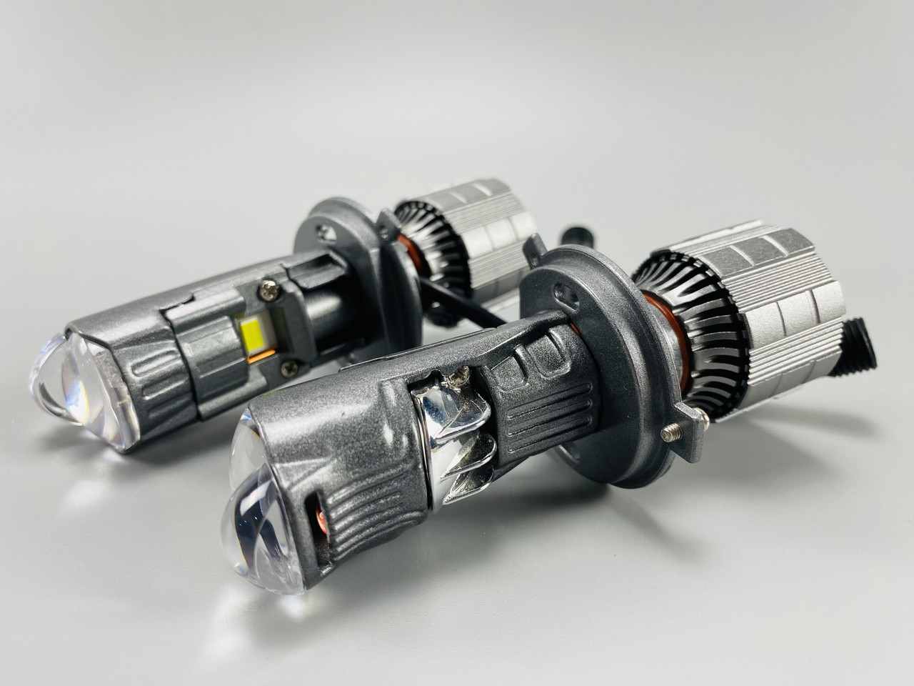 Лампа світлодіодна комплект 2 шт 12 V 65 W set (реальних ватів) LED + подвійна лінза + 6000 К цоколь H4, фото 1