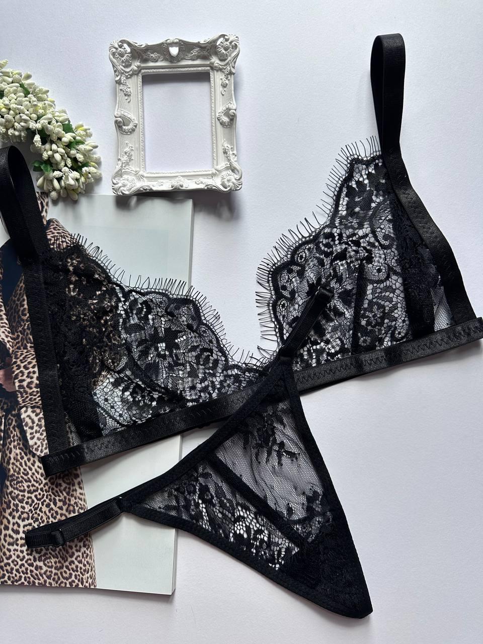 Кружевное белье, лиф и стринги