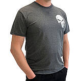 Чоловіча сіра футболка з принтом Каратель Punisher Патріотична футболка з малюнком та написом Бавовна 100%, фото 3