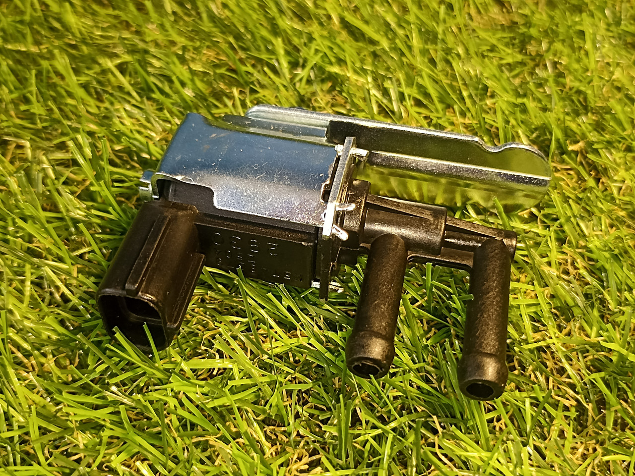 Клапан електромагнітний Mazda (PSK5T48484, L3K918741), фото 1