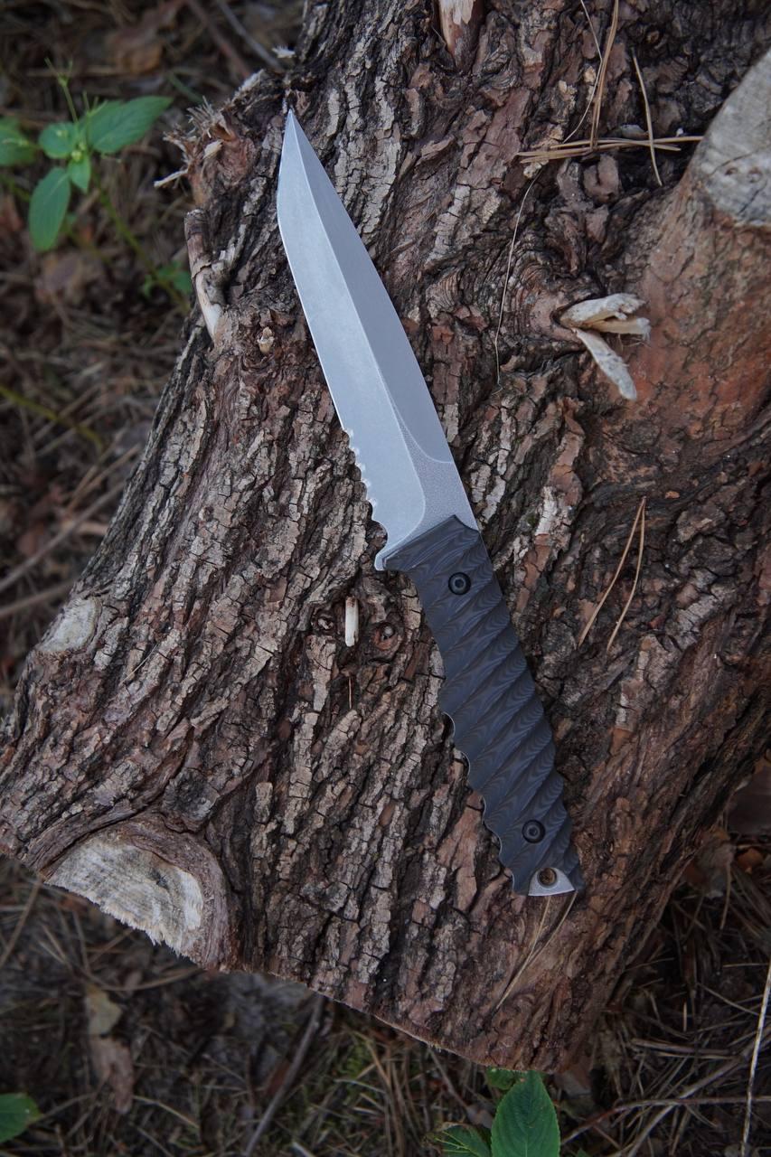 Ніж ручної роботи «Moschin #1» з серейтором і піхвами з кайдекса N690/61 HRC., фото 1