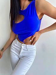 Жіночий стильний топ з відкритими ділянками та прикрашений ланцюжками