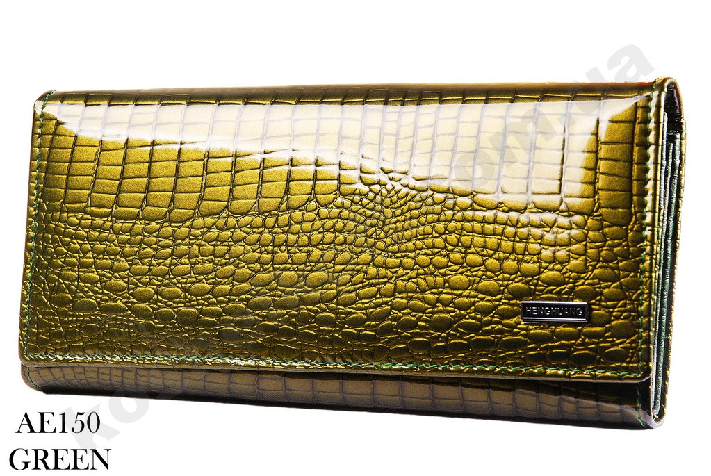 Жіночий гаманець лаковий шкіряний AE150 green