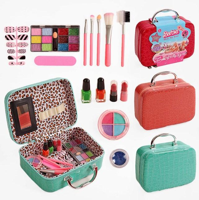 Косметика в сумочці Барбі