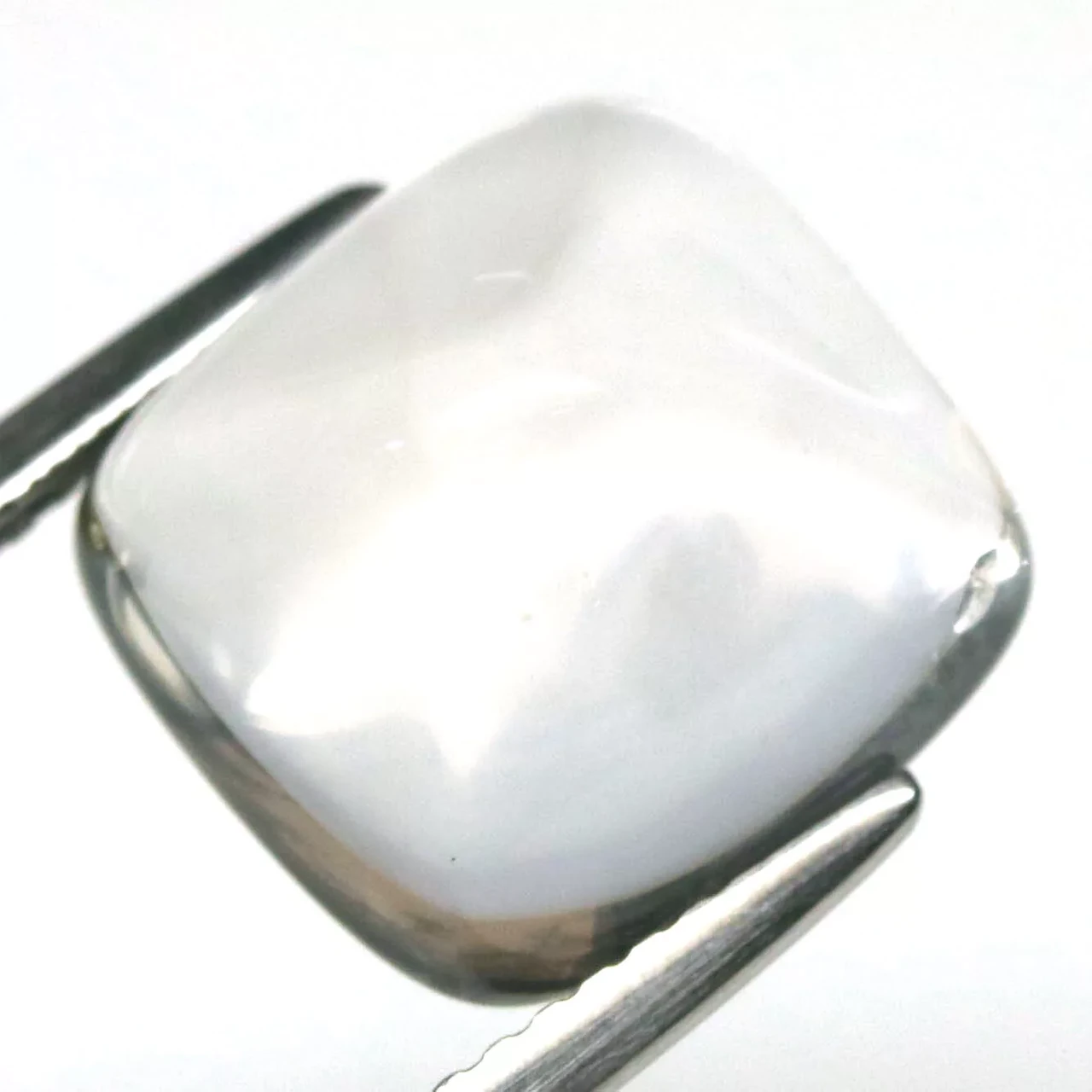 7.37 кт Природний білий кварц