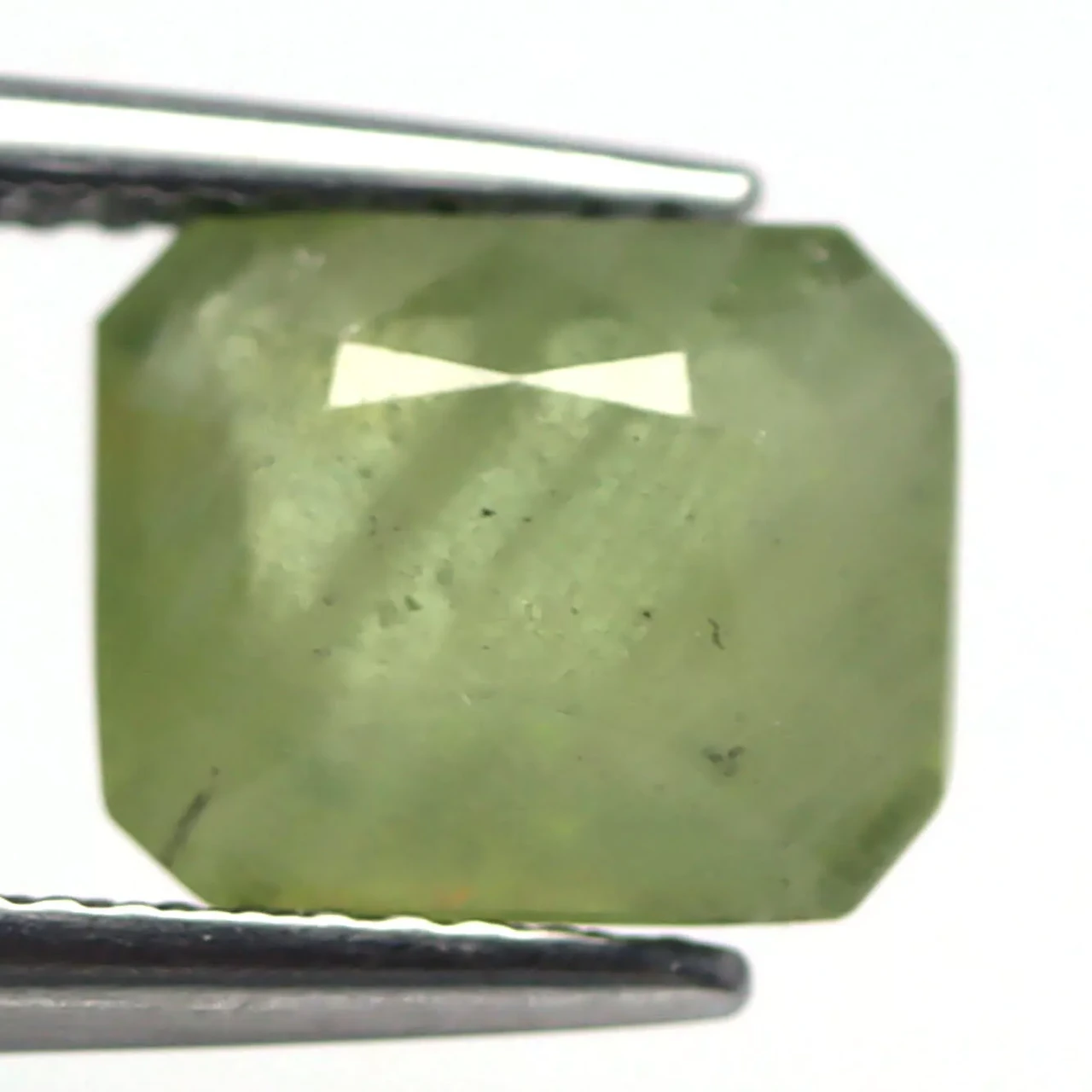 3.62 кт. Природний зелений сапфір окагон