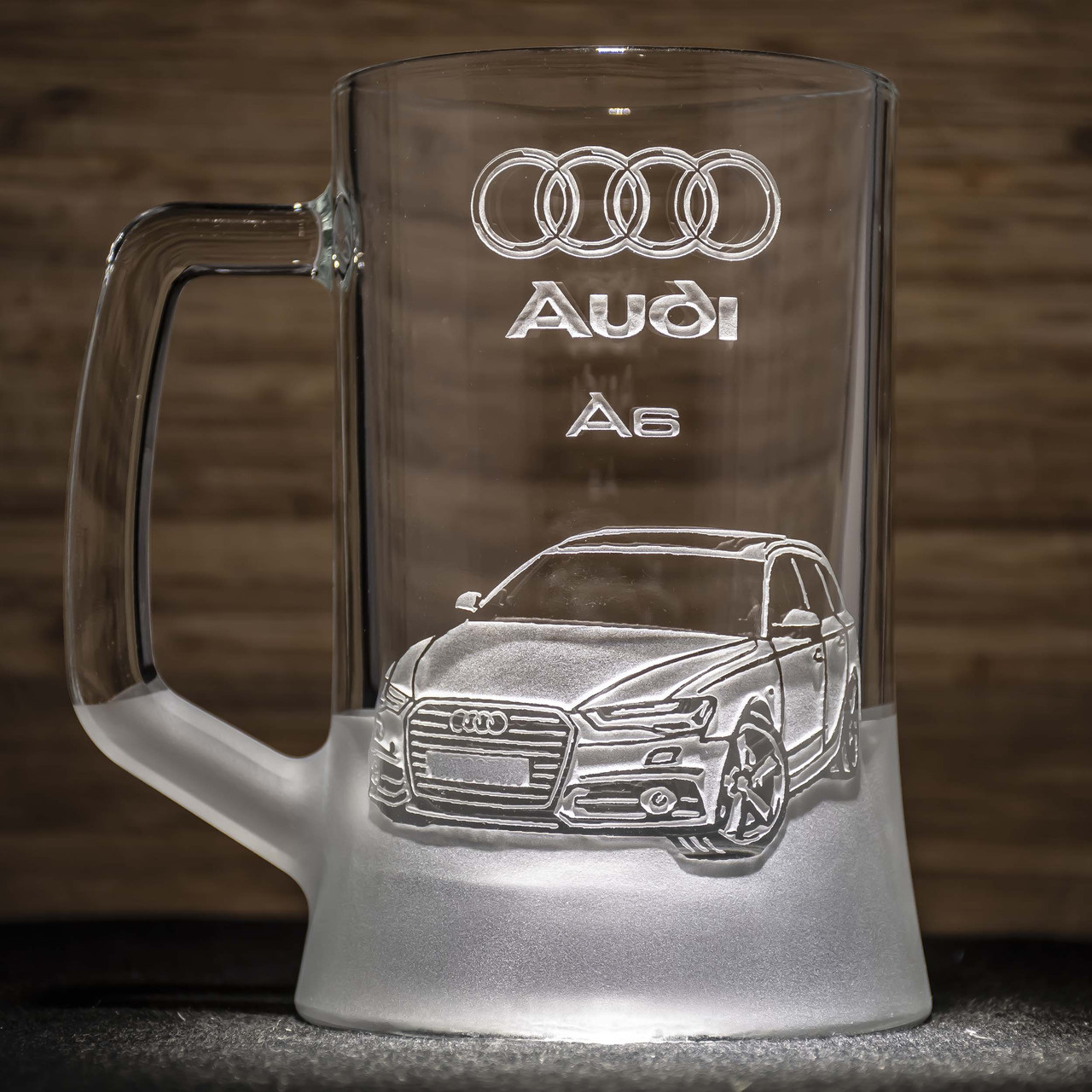 Пивний келих з гравіюванням автомобіля Audi A6 Ауді - подарунок для автомобіліста