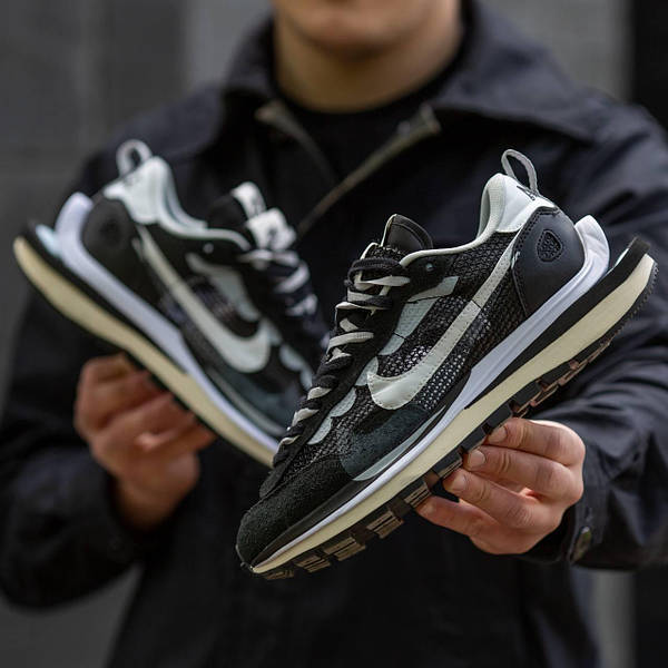 Sns nike sacai deals