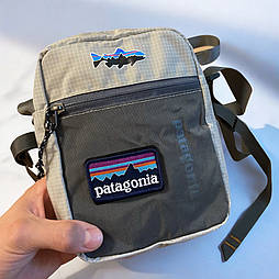 Patagonia сумка через плече чоловіча Gore Tex патагонія з шевроном(патч) сіра. Месенджер барсетка брендова чоловіча жіноча. Люкс