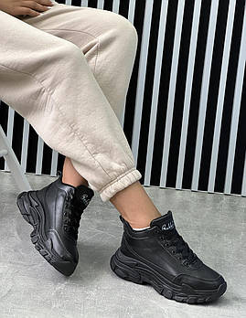 Черевики жіночі демісезонні 8 пар у ящику чорного кольору 36-41