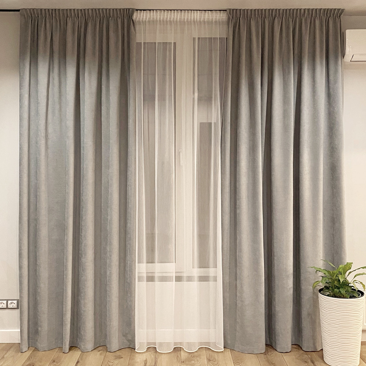 Комплект штори 2 шт 300х250 см мікровелюр Сірий, тюль бамбук 400 см Тепло-білий, фото 1