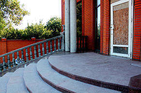 Цоколь, веранды, отмостка и входные группы из гранита (Одесса) 6