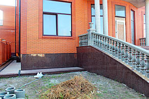 Цоколь, веранды, отмостка и входные группы из гранита (Одесса) 8