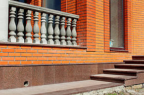 Цоколь, веранды, отмостка и входные группы из гранита (Одесса) 11