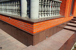 Цоколь, веранды, отмостка и входные группы из гранита (Одесса) 14