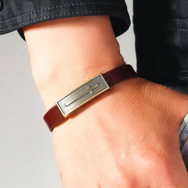 Браслет з хрестиком шкіряний коричневий арт.00170