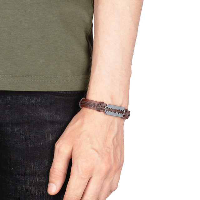 Браслет на руку шкіряний з металевим лезом коричневий арт.00183 Браслет на руку шкіряний з металевим лезом коричневий арт.00183