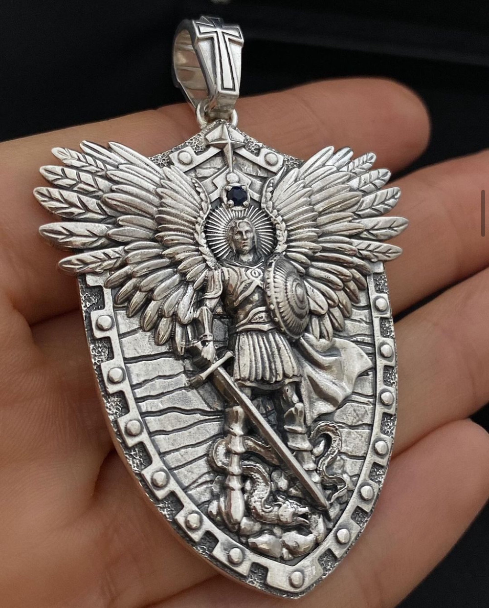 Підвіс Архангел Михайло