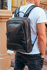 Шкіряний рюкзак для ноутбука Tiding Bag чорного кольору з трьома накладними кишенями і ременем, що регулюється., фото 5