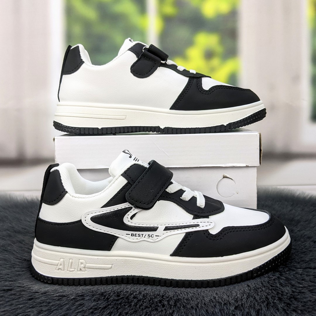 Кросівки дитячі для дівчинки чорно-білі Xifa 5460