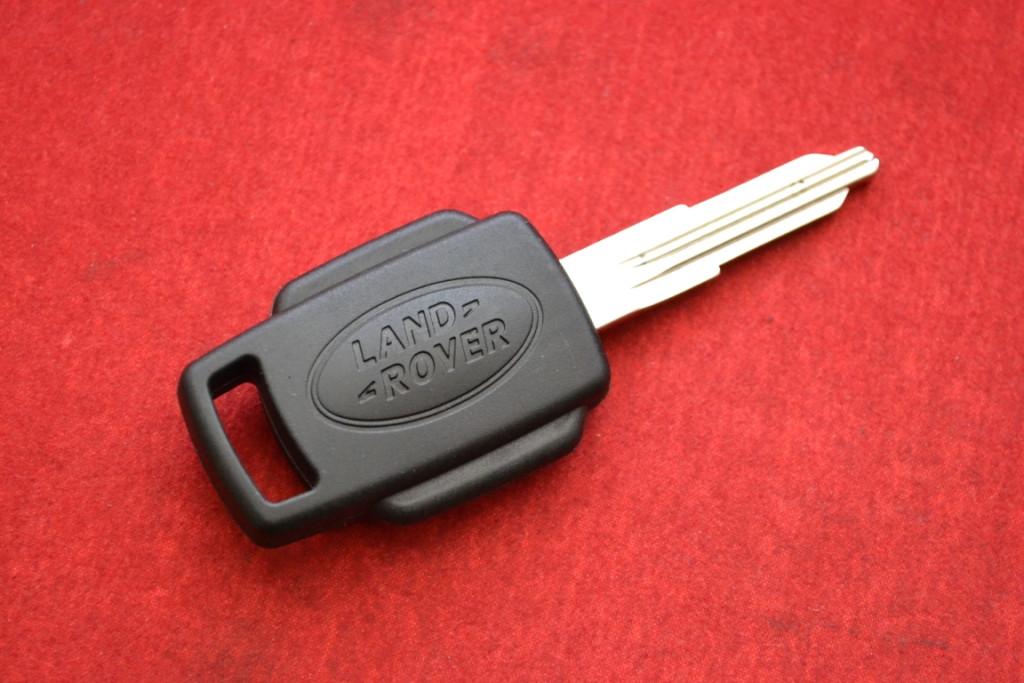 Ключ Land Rover з місцем під чип